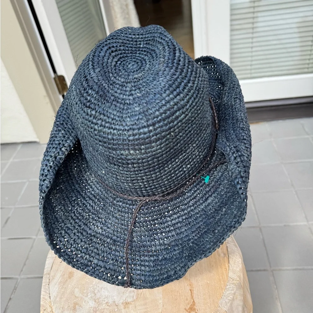 Elegant Black Woven Hat with Beaded Charms - Picture 3 of 4
